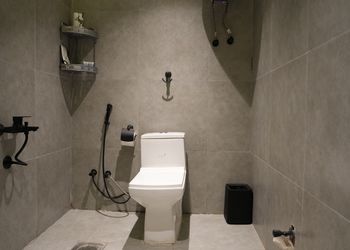 شقة أنيقة بصالة وغرفة نوم