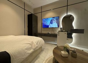 استديو بسرير ماستر وجلسة جانبية