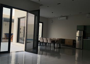 شاليه بمسطح اخضر و مسبح