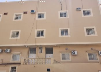 شقة بصالة مريحة ودخول ذاتي 