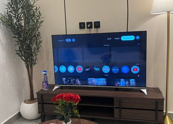 استديو بأثاث مريح وبسيط 