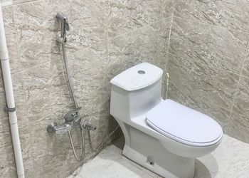 استديو بأثاث مريح وبسيط 
