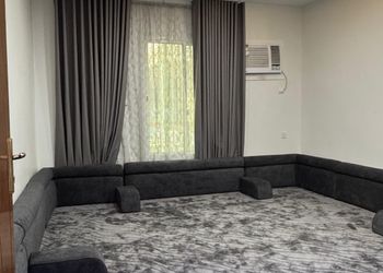 استراحة بجلسه مطله على مسبح 