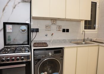 شقة بصالة مريحة ودخول ذاتي 