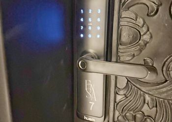 شقة بصالة أنيقة ودخول ذاتي 