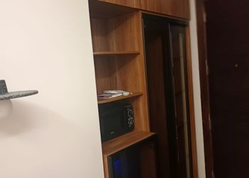 استديو بسرير ماستر وجلسة جانبية