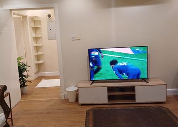 شقة بغرفة جلوس وغرفتين نوم 