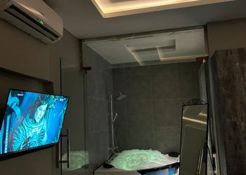شاليه بألعاب مائية ومجلس