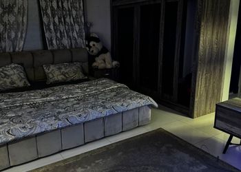 استديو هادئ بدخول ذاتي 