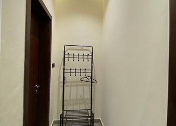 شاليه بمسطح اخضر ومسبح