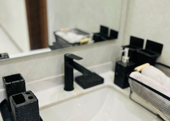 شقة بصالة مريحة وغرفة نوم 