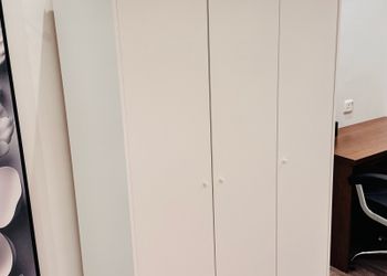شقة بغرفة معيشة وغرفة نوم 
