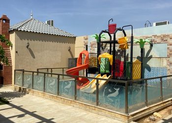 شاليه بمسطح اخضر