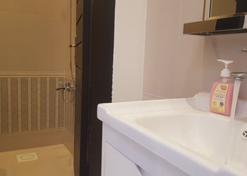 شاليه بألعاب أطفال ,موقد حطب,مسطح اخضر,