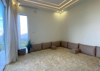 شاليه بملحق خارجي وجلسات خارجية