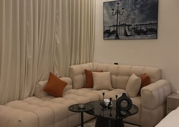 استديو بسرير ماستر وجلسة جانبية