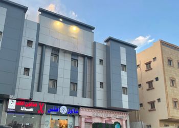 استديو بسرير ماستر وأثاث مريح 