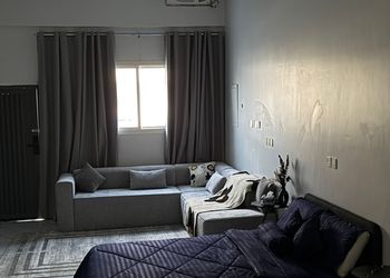 استديو بدخول ذاتي وسرير مريح 