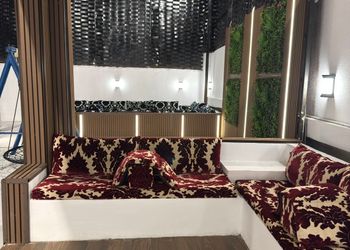 شاليه بجلسة خارجية ومجالس