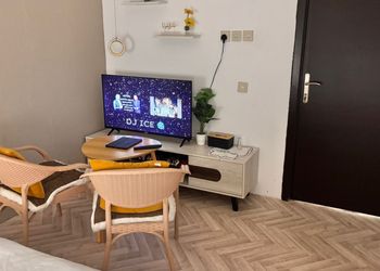 استديو بسرير ماستر وجلسة جانبية