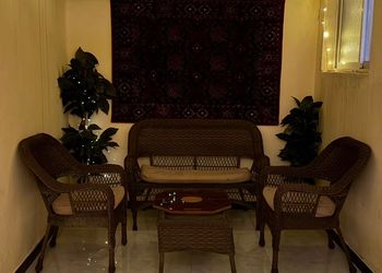 استديو مميز مع جلسة خارجيه