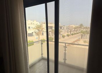 شالية بثلاث غرف نوم وصاله انيقة 