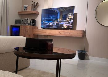 استديو بسرير ماستر وجلسة جانبية