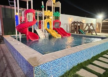 شاليه بمسبح بألعاب مائية وجلسات