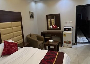 استديو بسرير ماستر وجلسة جانبية 