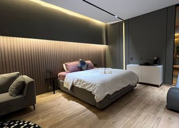 شاليه بجاكوزي مطل على المسبح 