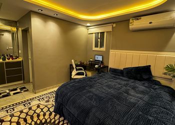 استديو بسرير ماستر وأثاث مريح 