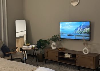 استديو بسرير ماستر وجلسة جانبية 