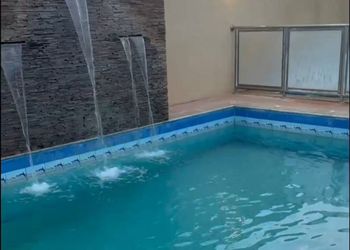شالية بألعاب اطفال 