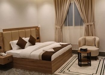 استديو بسرير ماستر وجلسة جانبية