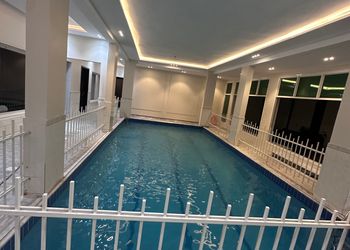 استراحة بجلسة خارجية ومسبح