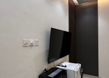 استديو بأثاث مريح وبسيط 