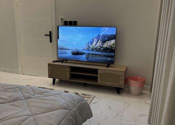 استديو هادي وجميل
