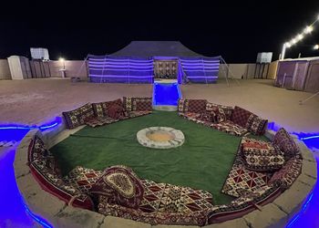 مخيم بجلسة عريش وألعاب أطفال