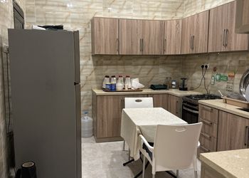 استراحة بمجلس وفناء خارجي 