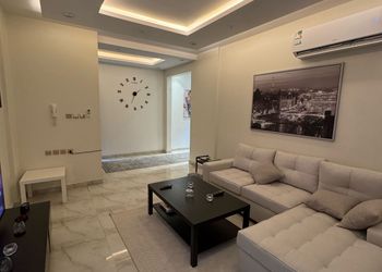 شقة بدخول ذاتي وتصميم هادئ 