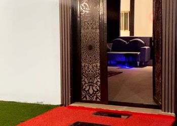 شاليه بجلسة خارجية ومسبح خارجي