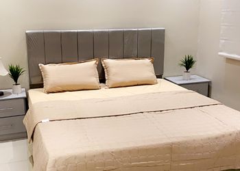 استديو بسرير ماستر وأثاث مريح 