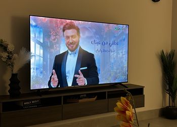 شقة بصالة أنيقة ودخول ذاتي