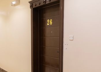 شقة بغرفة معيشة وغرفة نوم 