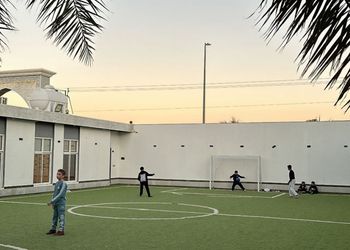 منتجع فندقي بمسطح اخضر
