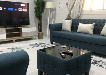 استراحة بمجلس وفناء خارجي 