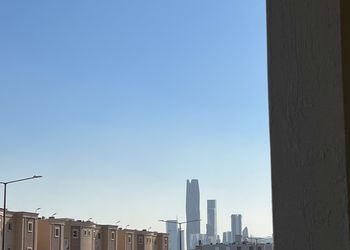 شقة بغرفتين نوم وصالة
