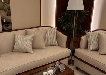 شاليه بجلسة خارجية ومجالس واسعه