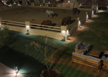 مزرعة بجلسة خارجية واسطبل خيل
