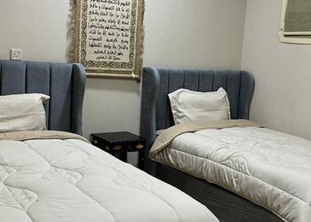 شقة بغرفة معيشة وغرفتين نوم 